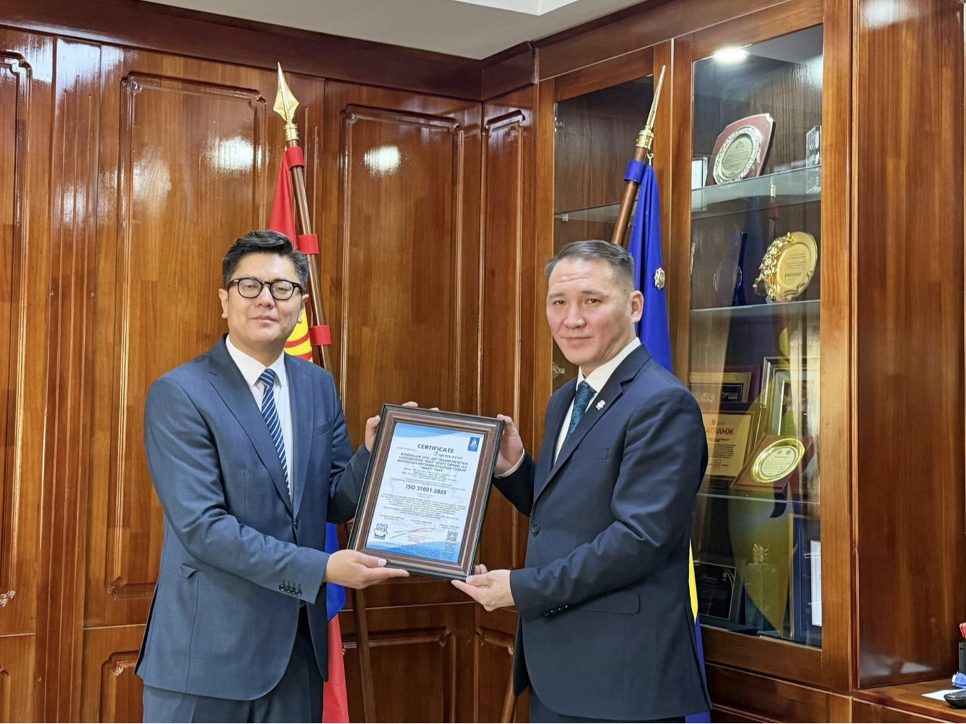 МИАТ ТӨХК олон улсын "ISO 37001:2025" болон "ISO 45001:2018" стандартын гэрчилгээ гардан авлаа