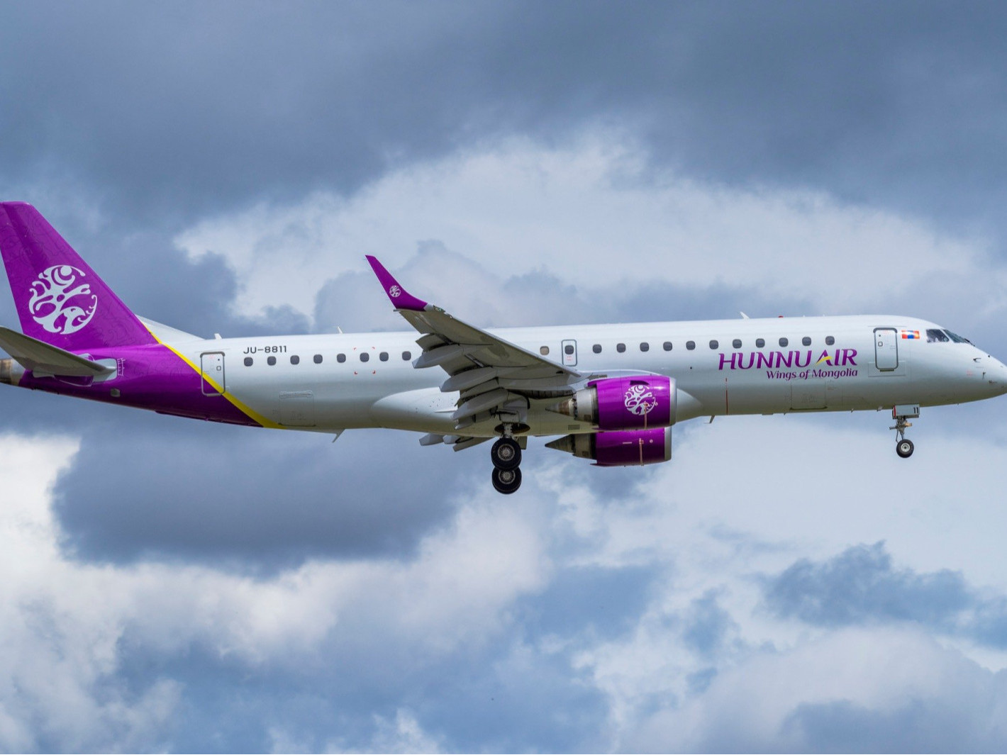 “Хүннү Эйр” компани Е195-Е2 шинэ агаарын хөлгөө хүлээн авчээ