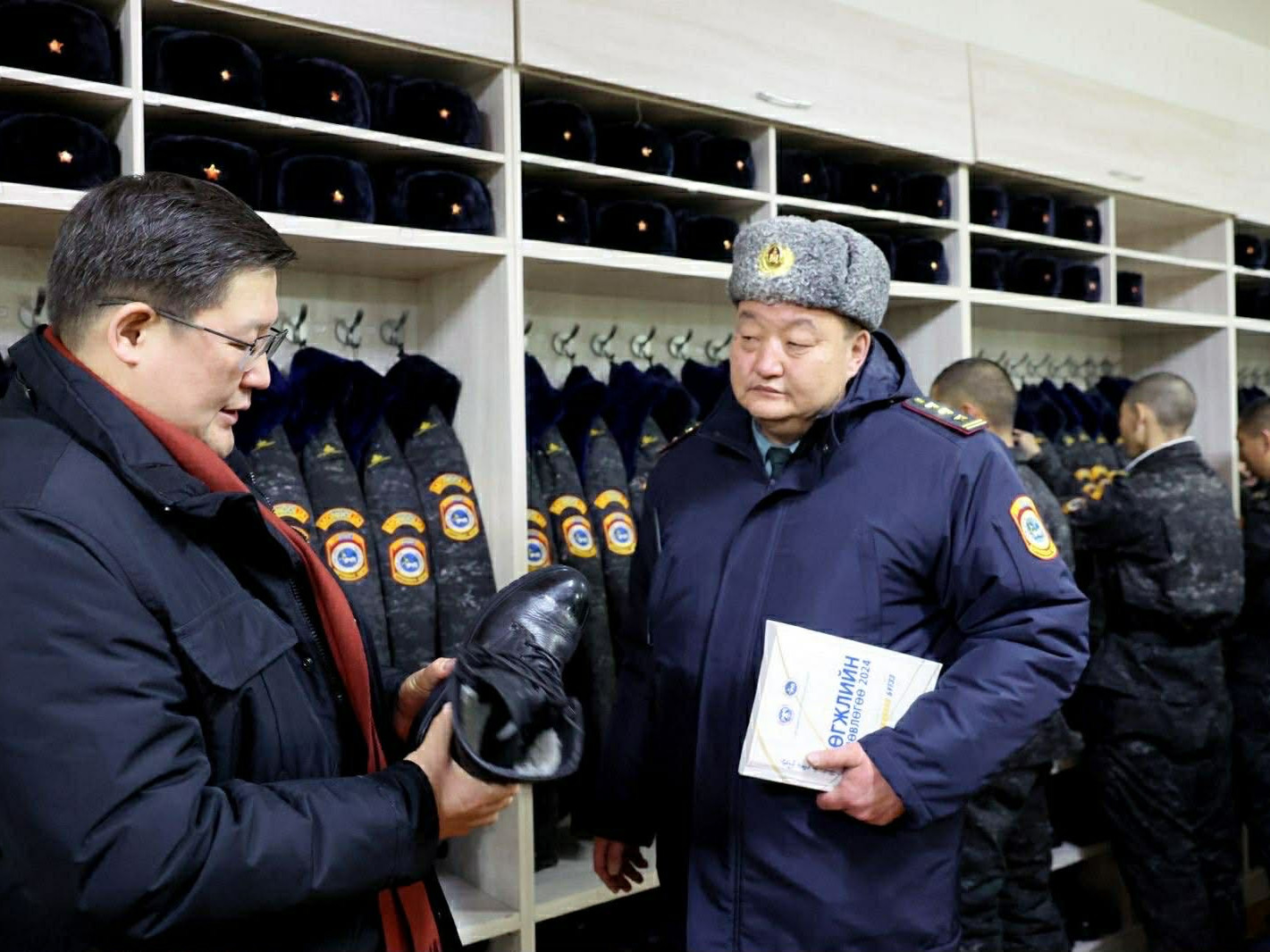 Дэд сайд Д.Мөнх-Эрдэнэ дотоодын цэргийн ангиудад хяналт шалгалт хийж байна 