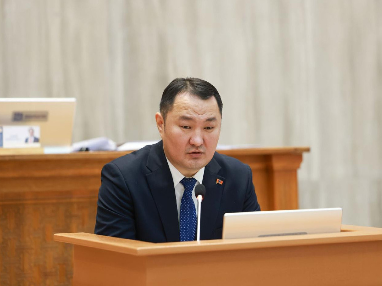 Нийслэл 77 тэрбумаар хоёр мянган цахилгаан машин худалдан авч, такси үйлчилгээнд явуулахыг дэмжлээ