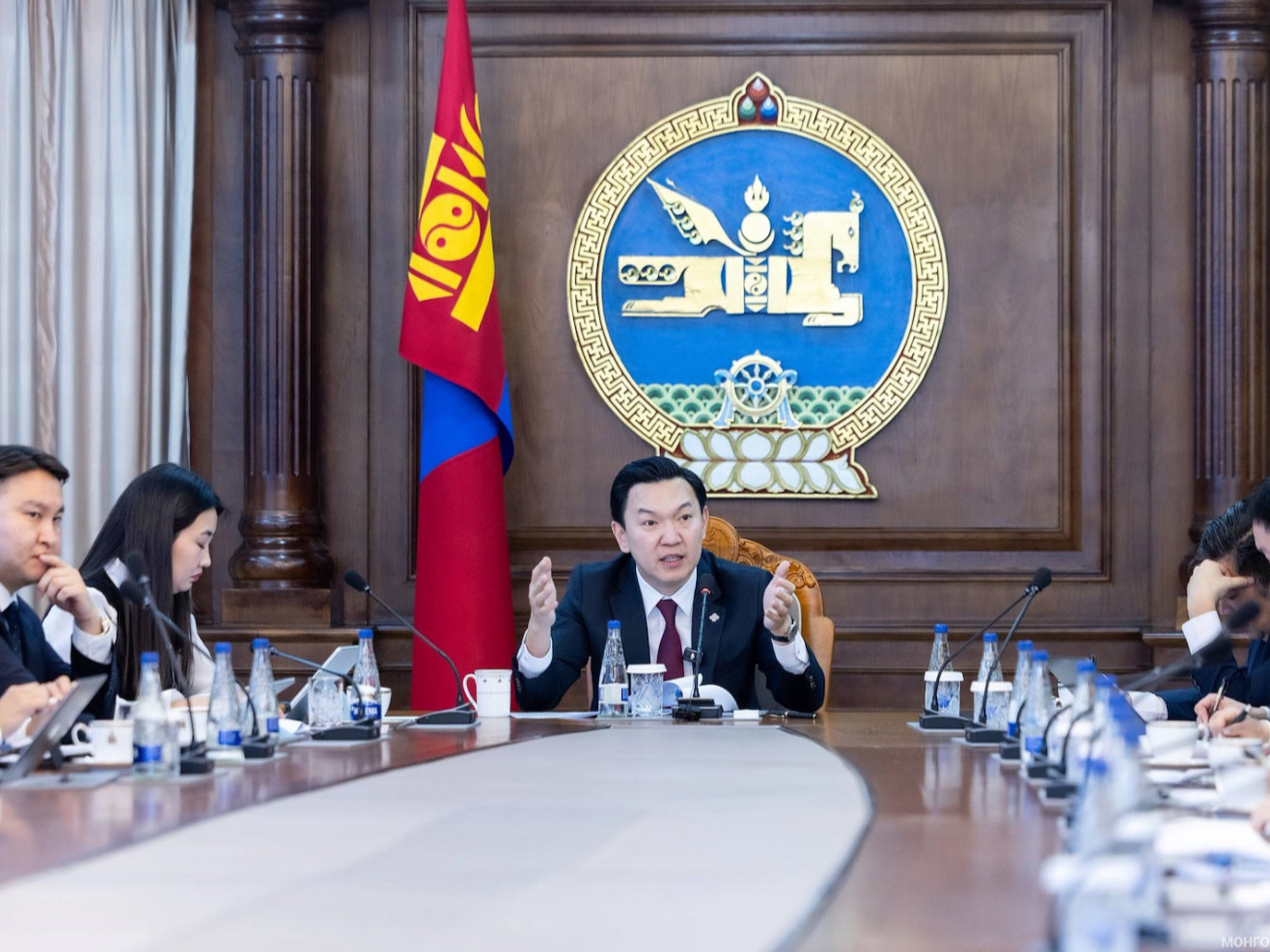 Иргэдийг үнийн өсөлтөөс хамгаалахын тулд богино хугацаанд авч хэрэгжүүлэх арга хэмжээг танилцууллаа