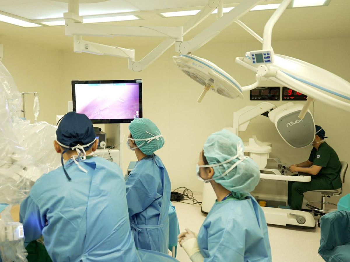 "Робот мэс засал эмчилгээ"-г Хавдар судлалын үндэсний төв анх удаа хийжээ