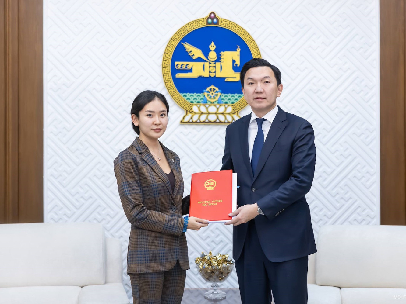 "БЭТ" томилох эрх зүйн зохицуулалтыг хүчингүй болгох хуулийн төслийг өргөн мэдүүлэв