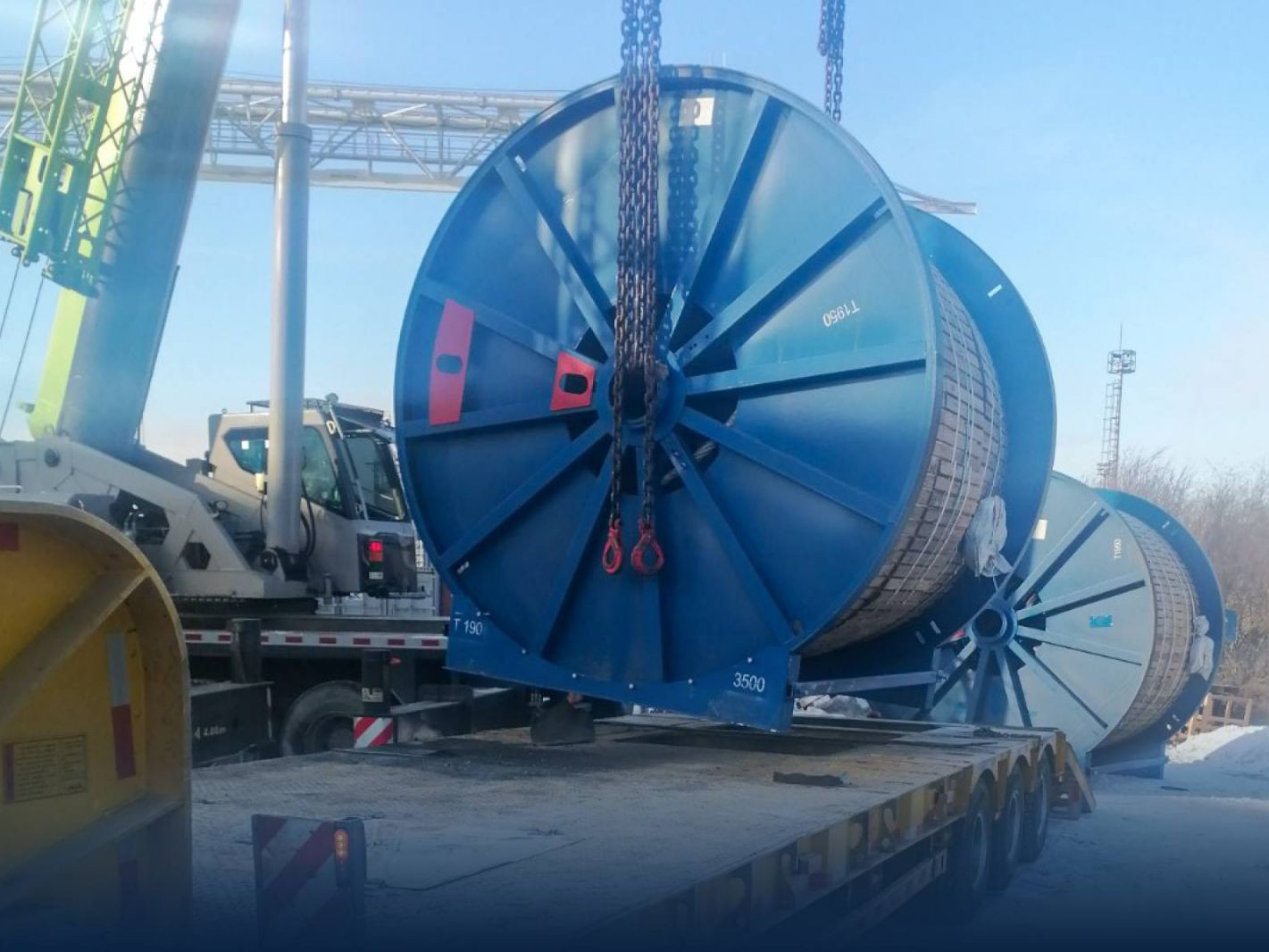 Дүүжин замын тээвэр төслийн ган татлага гаалийн талбайд буулаа