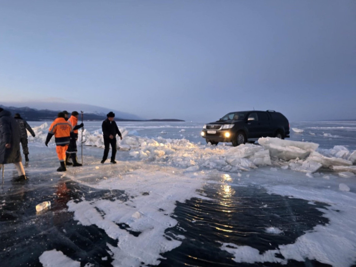 Мөсний зузаан өнгөрсөн оны мөн үе болон олон жилийн дунджаас 5-50 см нимгэн байна