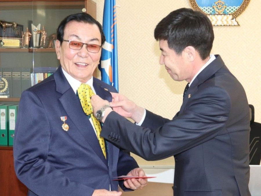 Гавьяат жүжигчин З.Жарант Сэлэнгэ аймгийн “Хүндэт иргэн” болжээ