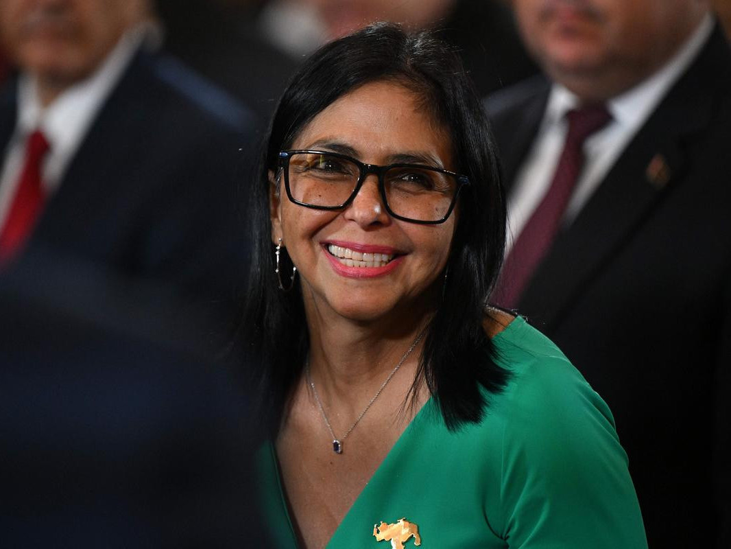 Венесуэлийн түр ерөнхийлөгч Д.Родригес тангаргаа өргөжээ