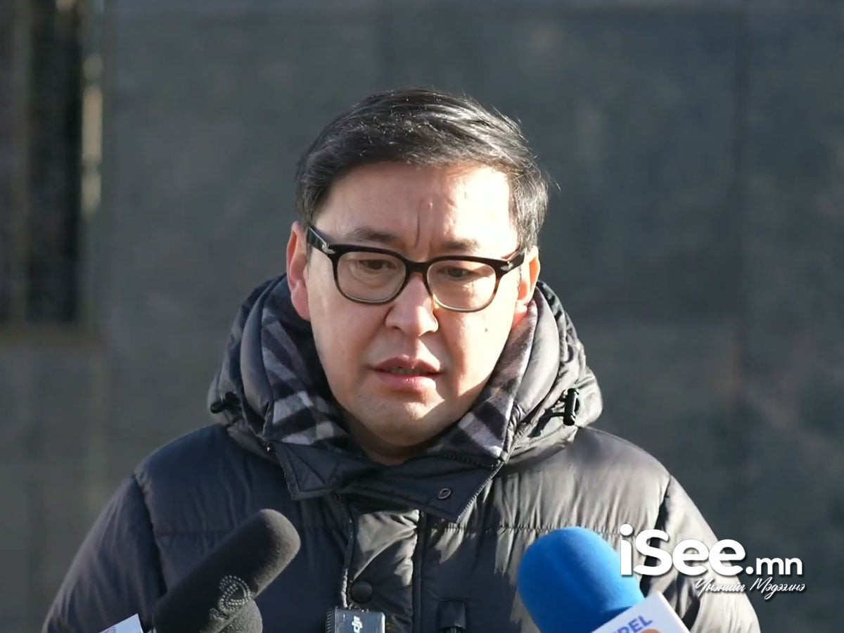 Хуульч О.Батхүү иргэдээ торгох гэж тавьж буй камераа гэр хорооллын харанхуй гудамжинд тавихыг уриаллаа