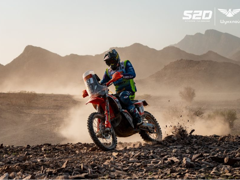 “Дакар ралли”-гийн хоёрдугаар гарааны дараа Э.Халиунболд 13, П.Мөрөн 29 дүгээрт жагсаж байна