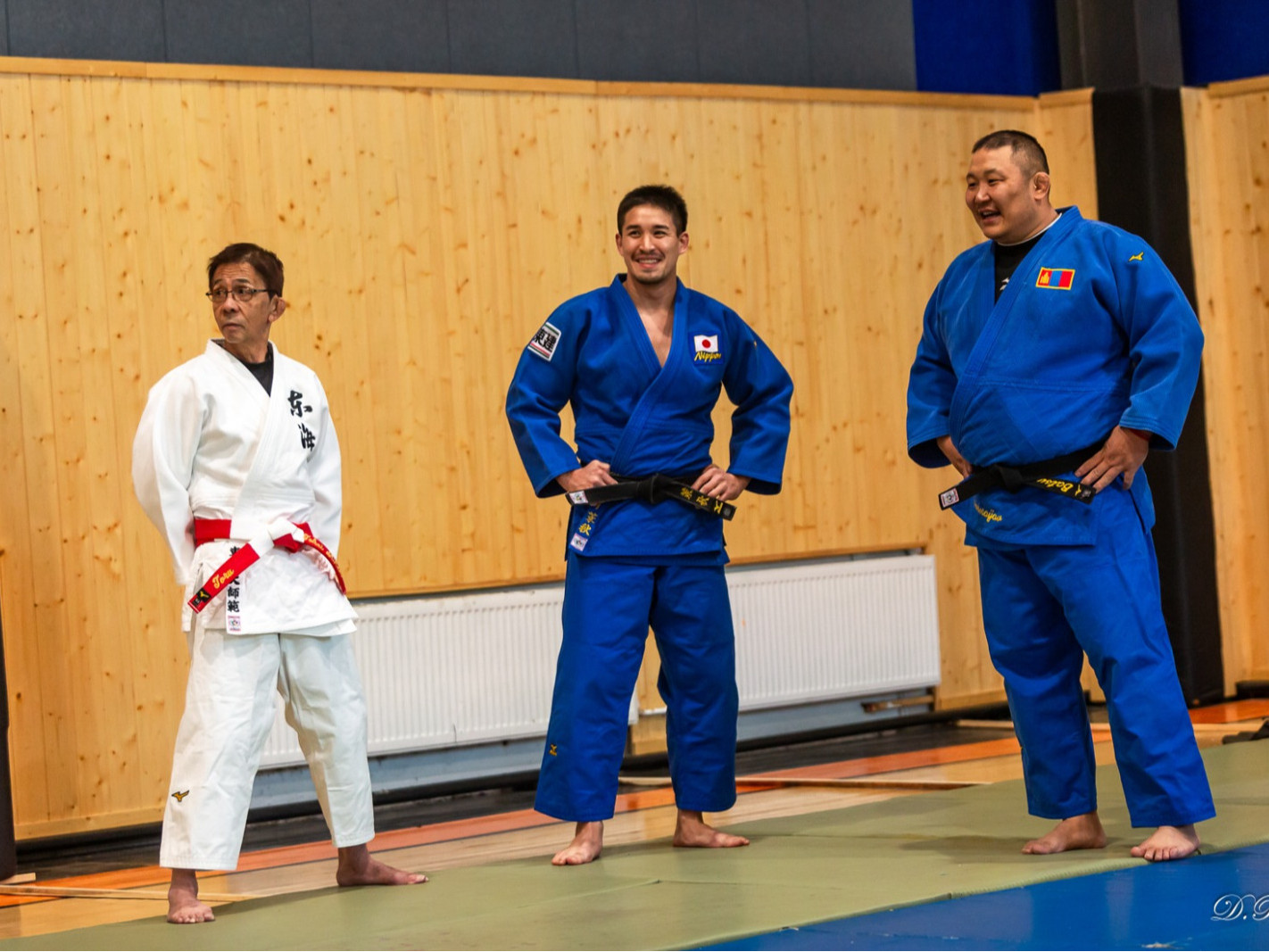 Дархан аварга Н.Батсуурийн урилгаар ирсэн олимпын аварга Машү Бейкер Увс аймагт сургалт зохион байгуулжээ