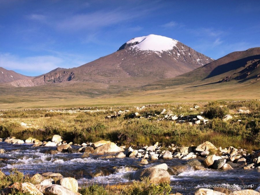 Отгонтэнгэр хайрхныг ирэх зургаадугаар сарын 21-нд тайх товыг Ерөнхийлөгчид уламжилжээ