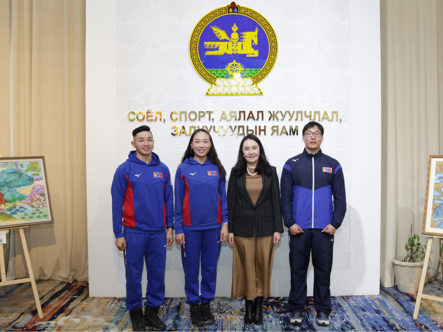 Өвлийн олимпын XXV наадамд гүйлтийн цанын төрөлд оролцох тамирчид, дасгалжуулагч нарт амжилт хүслээ