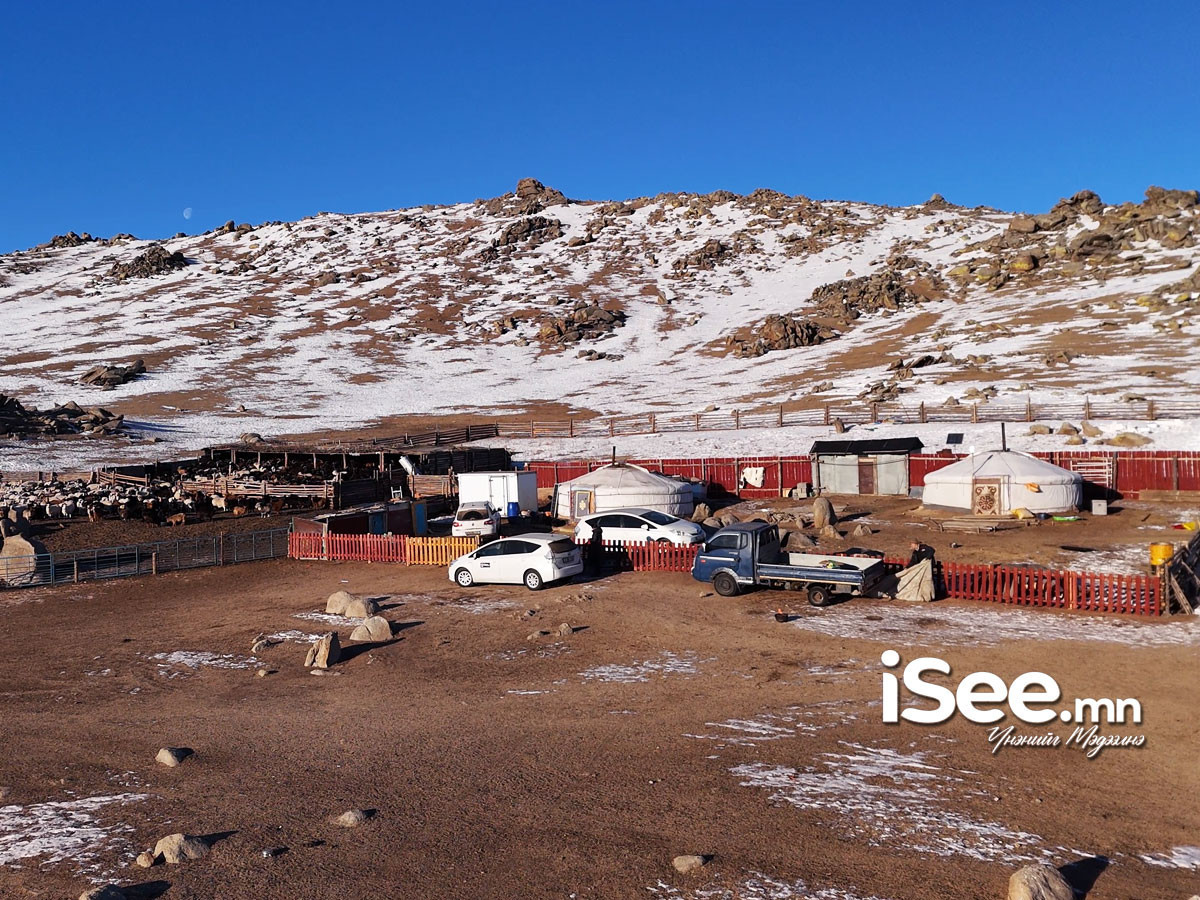 ВИДЕО: Хотын хүүхдүүдийг цэвэр агаарт амарч, мал ахуйтай танилцах боломжийг олгож буй малчин А.Батболдыг сурвалжиллаа