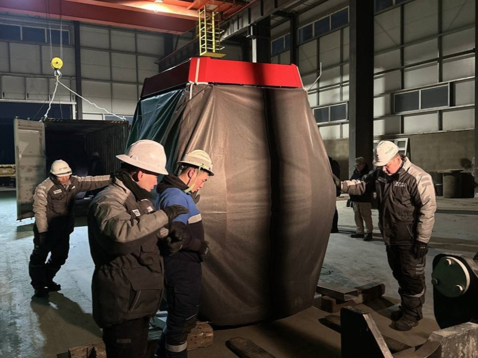 Дүүжин замын тээвэр төслийн эхний ээлж болох 28 кабин болон цахилгааны холболтын кабелиудыг агуулахад буулгажээ