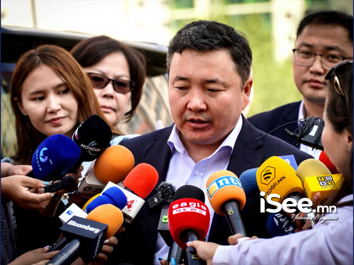 "Автобусаар зорчсон, алхсан, дугуй унасан иргэнд оноо өгдөг болно" зэргээр хүний эрхийн мэдрэмжгүй шийдвэр гаргаж байгаад иргэд бухимдаж байна