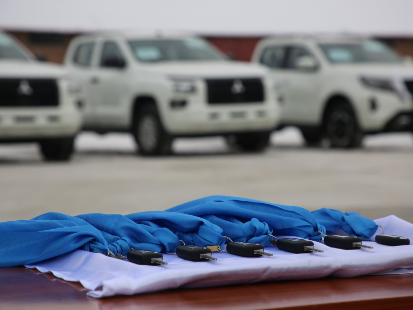 Улсын нөөцөөс Онцгой байдлын албанд туулах чадвартай сайтай автомашин, техник, хэрэгслийг хүлээлгэн өглөө