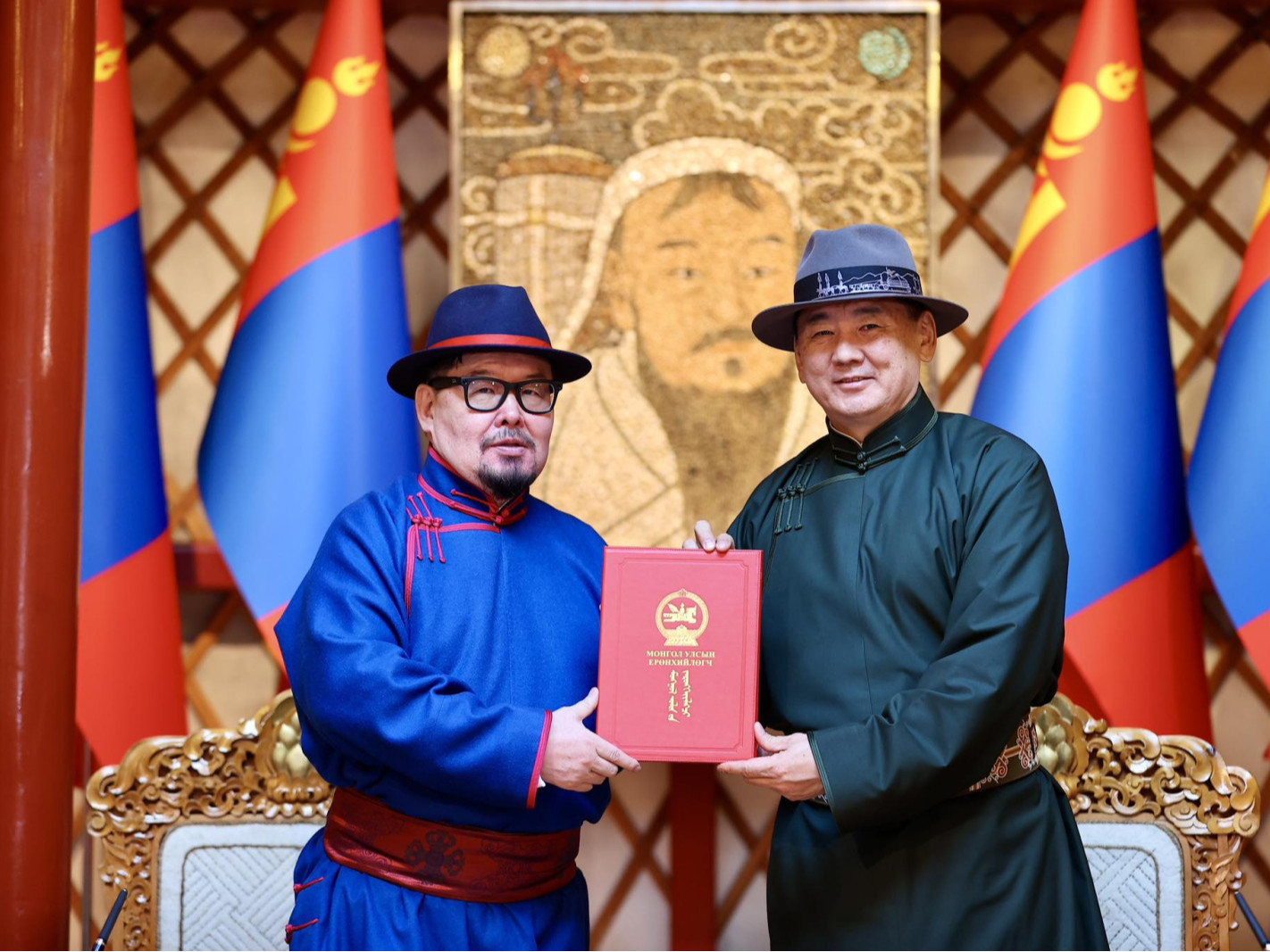 Монгол Улсын Ерөнхийлөгч У.Хүрэлсүх уламжлалт анагаах ухааныг хөгжүүлэх тухай зарлиг гаргалаа /ВИДЕО/