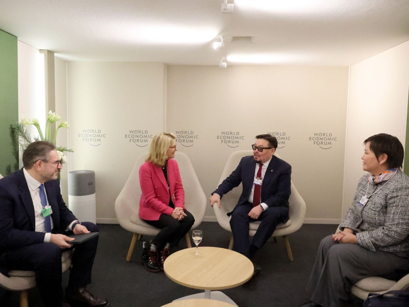 Монгол Улсын хиймэл оюунд суурилсан боловсролын систем рүү шилжиж буйг сайшаажээ 