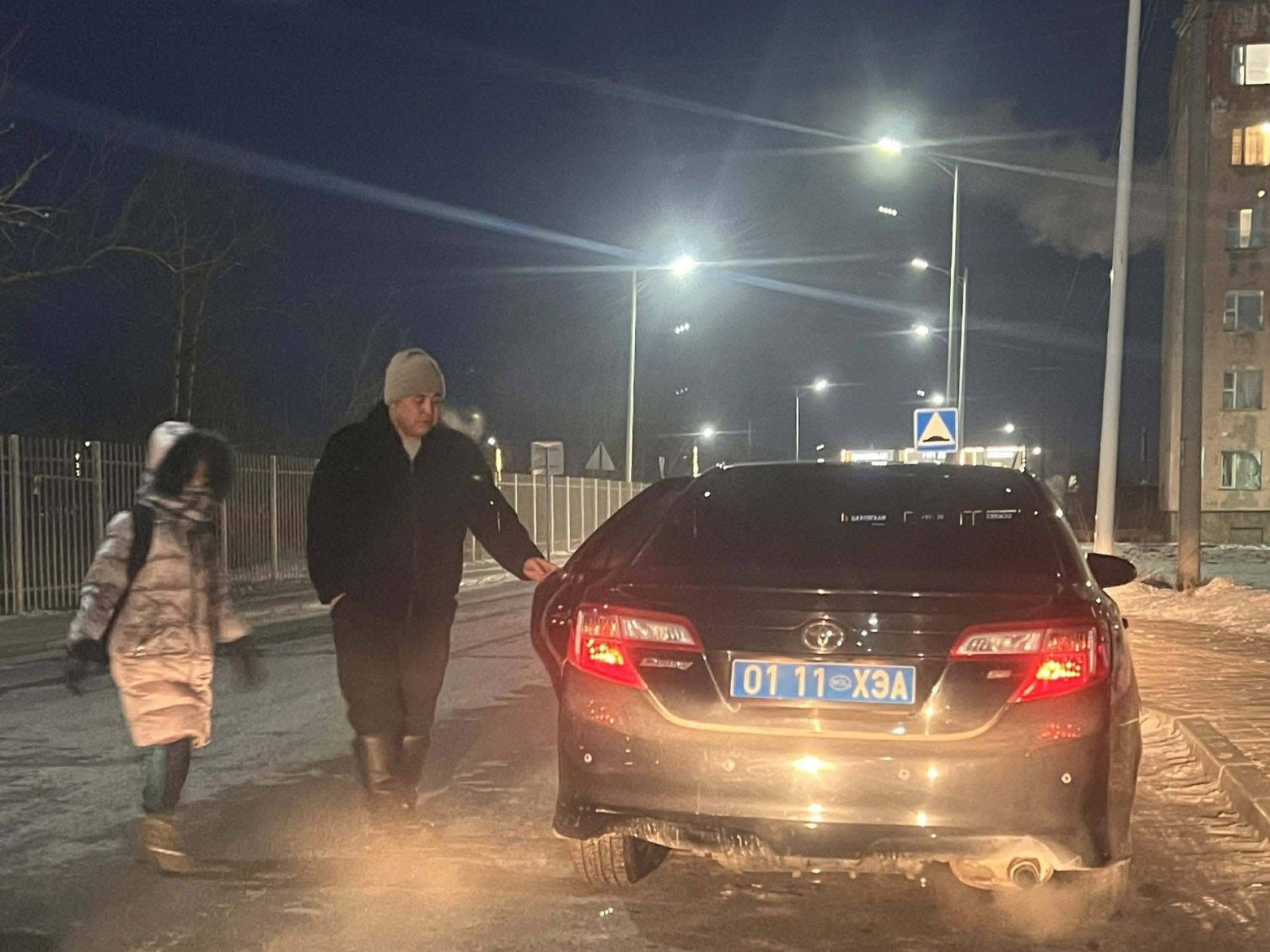 ФОТО: Хэнтий аймаг төрийн албаны цэнхэр дугаартай автомашинуудаар сурагчдыг сургууль болон гэрт нь үнэгүй хүргэж эхэлжээ