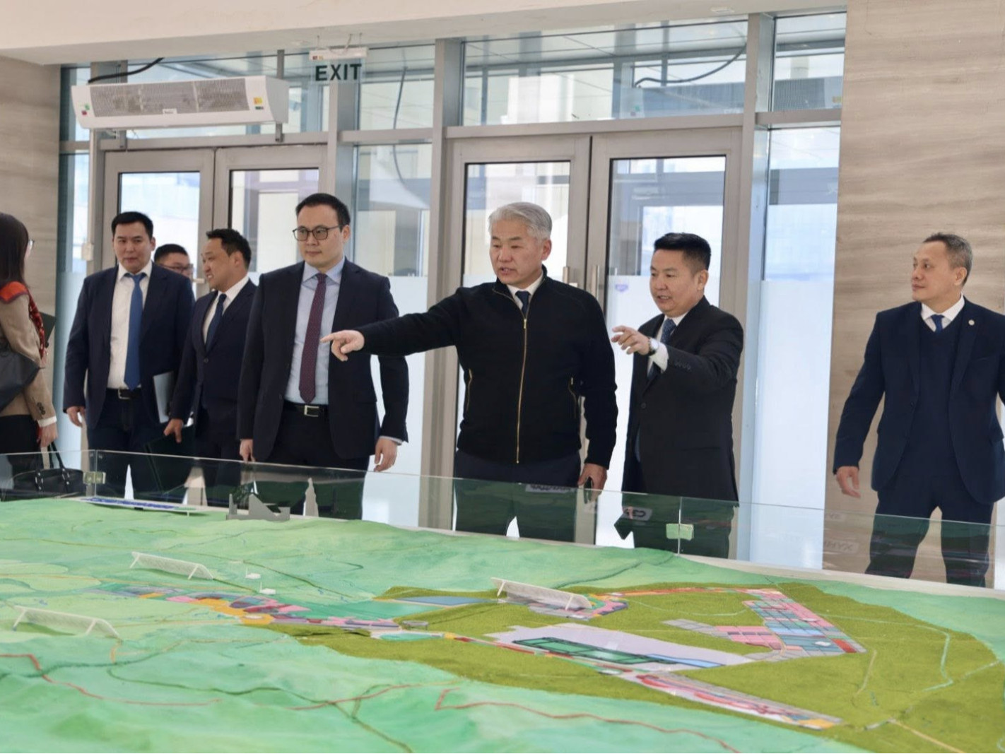 ЭЗХ-ийн сайд Ж.Энхбаяр, Төрийн нарийн бичгийн дарга И.Батхүү нар Нийслэлийн Засаг даргын Тамгын газарт ажиллажээ