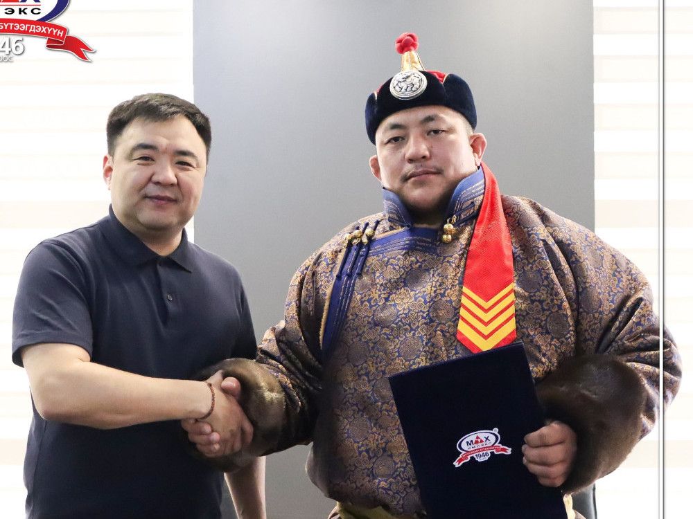 МУ-н заан Б.Бат-Өлзий “Мах Импэкс” ХК-ий нэр дээр барилдахаар гэрээ байгуулжээ