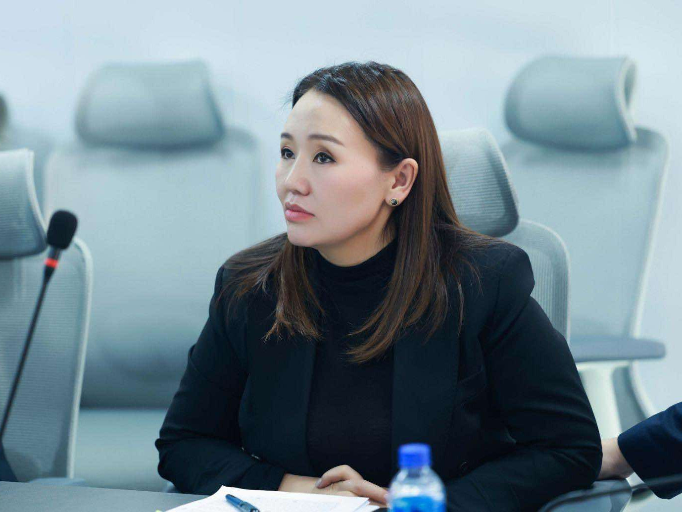 Л.Хосбаяр: “Өдөр бүр анхааарч хайрлая” аяныг үргэлжлүүлнэ