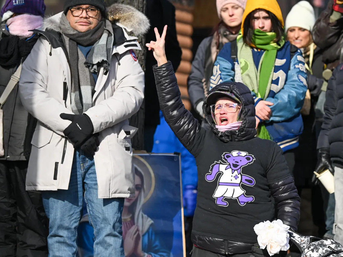 АНУ-ын цагаачлалын холбооны агентууд А.Преттиг буудаж, хөнөөсний дараа Америкийн хотуудад эсэргүүцлийн жагсаал өрнөж байна 