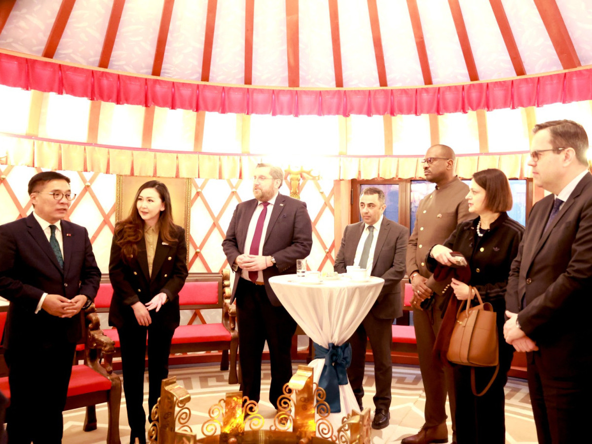 Бээжин хотод Монгол Улсыг хавсран суугаа орнуудын Элчин сайд нарт COP17-г албан ёсоор танилцууллаа  