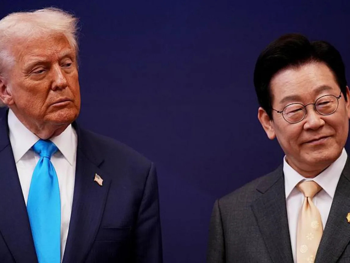 "БНСУ-ын бараанд 25 хувийн татвар ногдуулна" гэж Д.Трамп мэдэгдсэний дараа Өмнөд солонгосын компаниудын хувьцаа унаж эхэлжээ