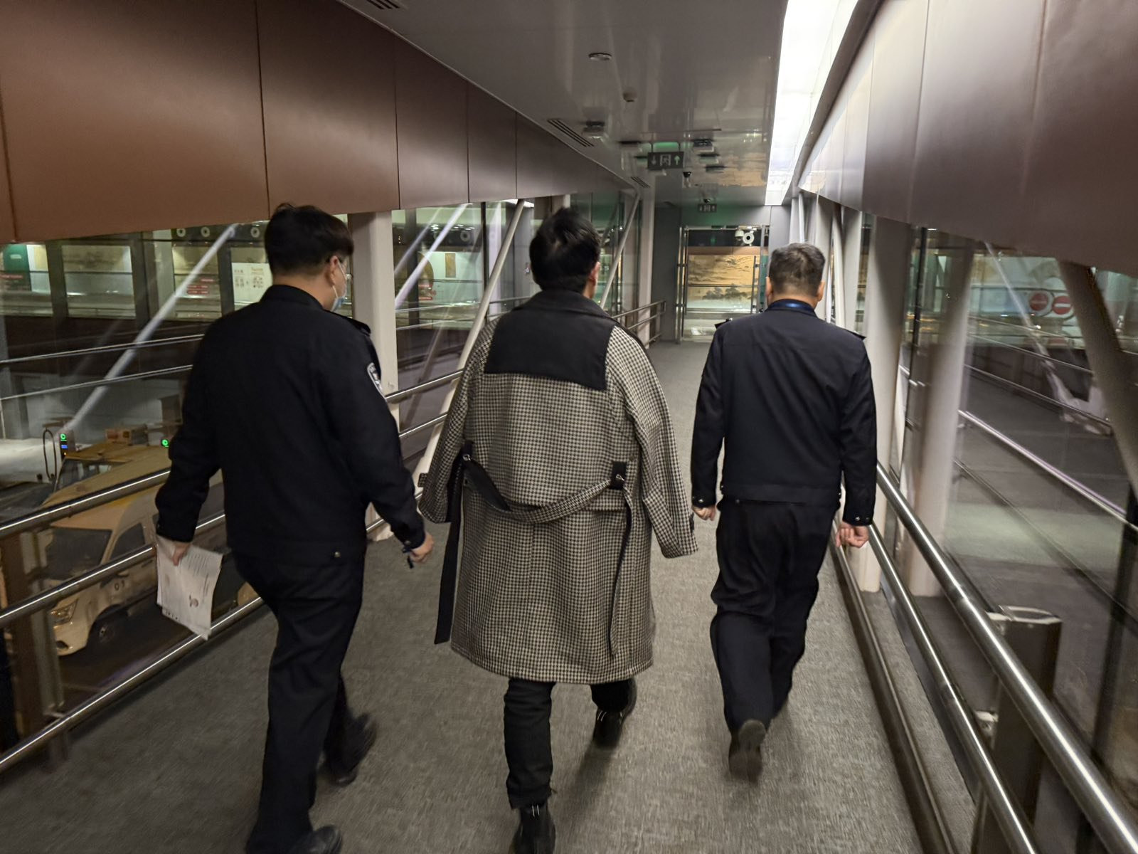 Залилангийн гэмт хэрэгт холбогдсон Хятадын иргэн Монголд орогнож байжээ