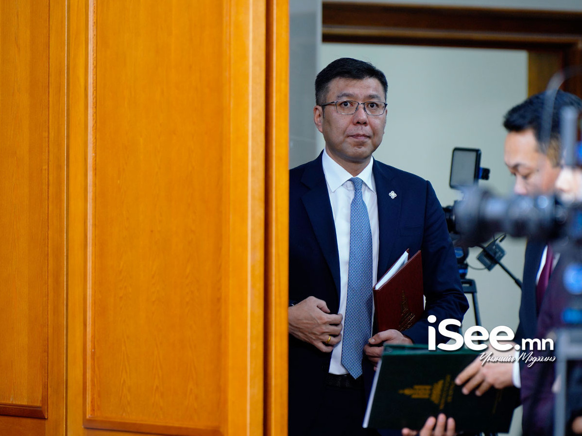 Л.Оюун-Эрдэнийн ЗГ-ын байгуулсан 2.2 тэрбумын "Нууц эвлэрлийн гэрээ"-г ил болгосон гэх үндэслэлээр Б.Энхбаярыг Английн шүүхэд өгчээ /ВИДЕО/