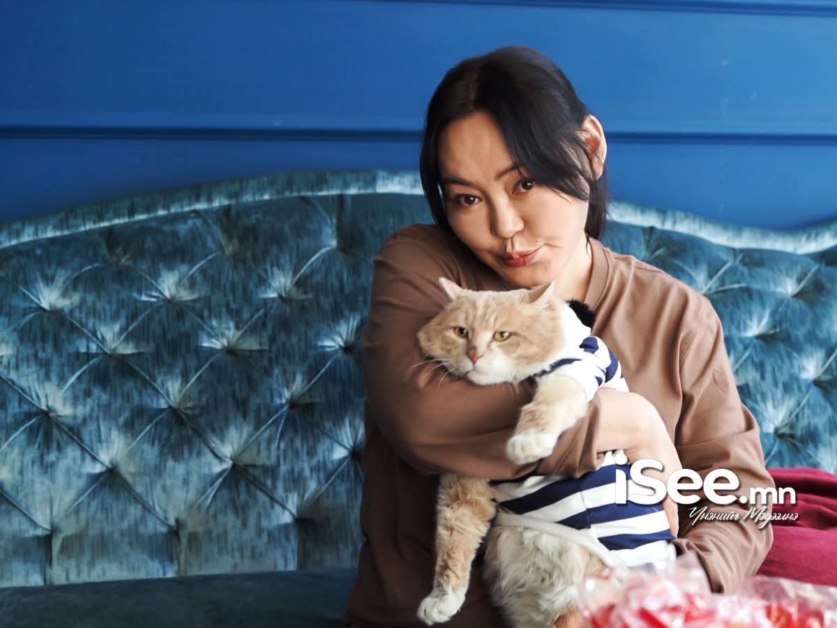 Г.Ундармаа: Гудамнаас олсон муураа “U film”-д албан ёсоор “угтагч”-аар ажилд авч, сарын 200 мянган төгрөгөөр цалинжуулж байгаа