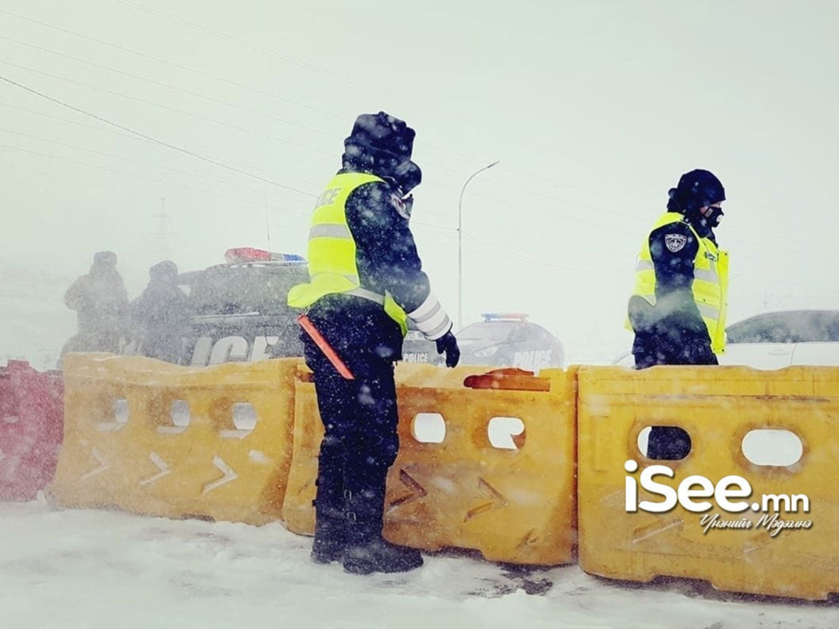 Явган хүний гарцаар гарч явсан сурагчдыг мөргөж, гэмтээсэн ноцтой осол гарчээ