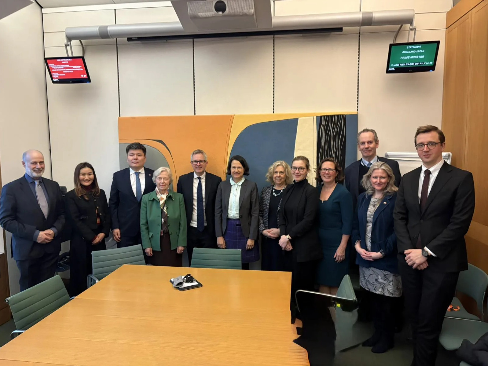 Британийн Парламентад Бүх намын Монголын бүлэг шинээр байгуулагдаж, нээлтийн хурлаа хийжээ