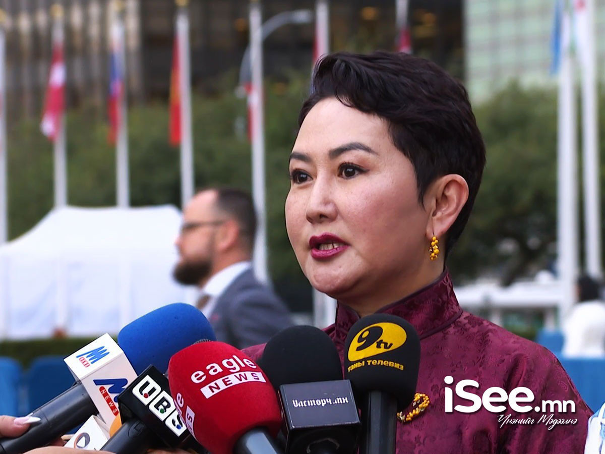 Гадаад харилцааны сайд Б.Батцэцэгт Онц бөгөөд бүрэн эрхт элчин сайд цол хүртээв 