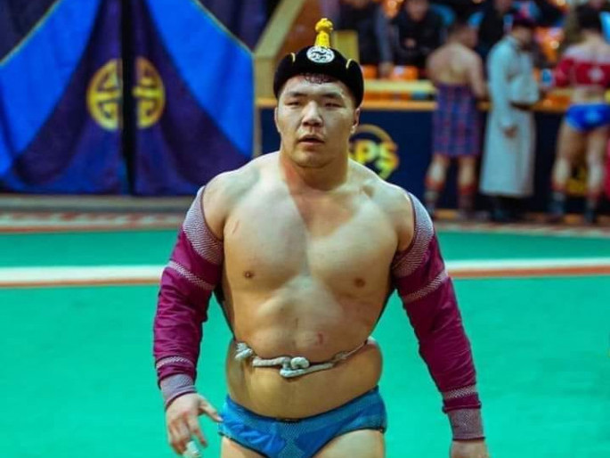 Морь жилийн сар шинийн баярт зориулсан барилдаанд Улсын заан М.Лхагвагэрэл түрүүлж, Улсын аварга О.Хангай үзүүрлэлээ