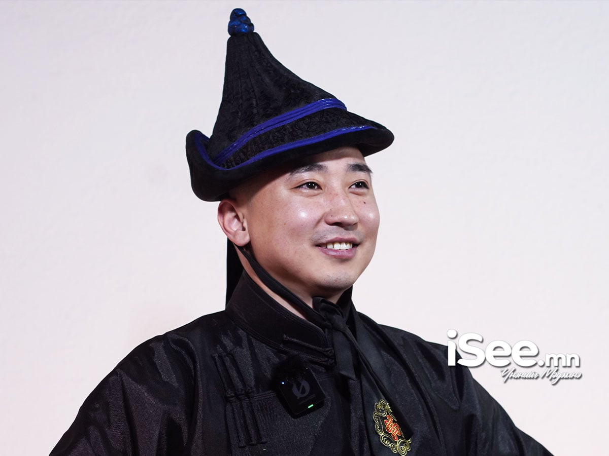 Б.Төрмөнх /Түжүү/: Б.Баярцэцэг эгчийн “Нутгаа санасан дуу”-г коверлож дуулсан нь олон нийтэд намайг таниулж, дуучин болох мөрөөдөл маань биелж эхэлсэн