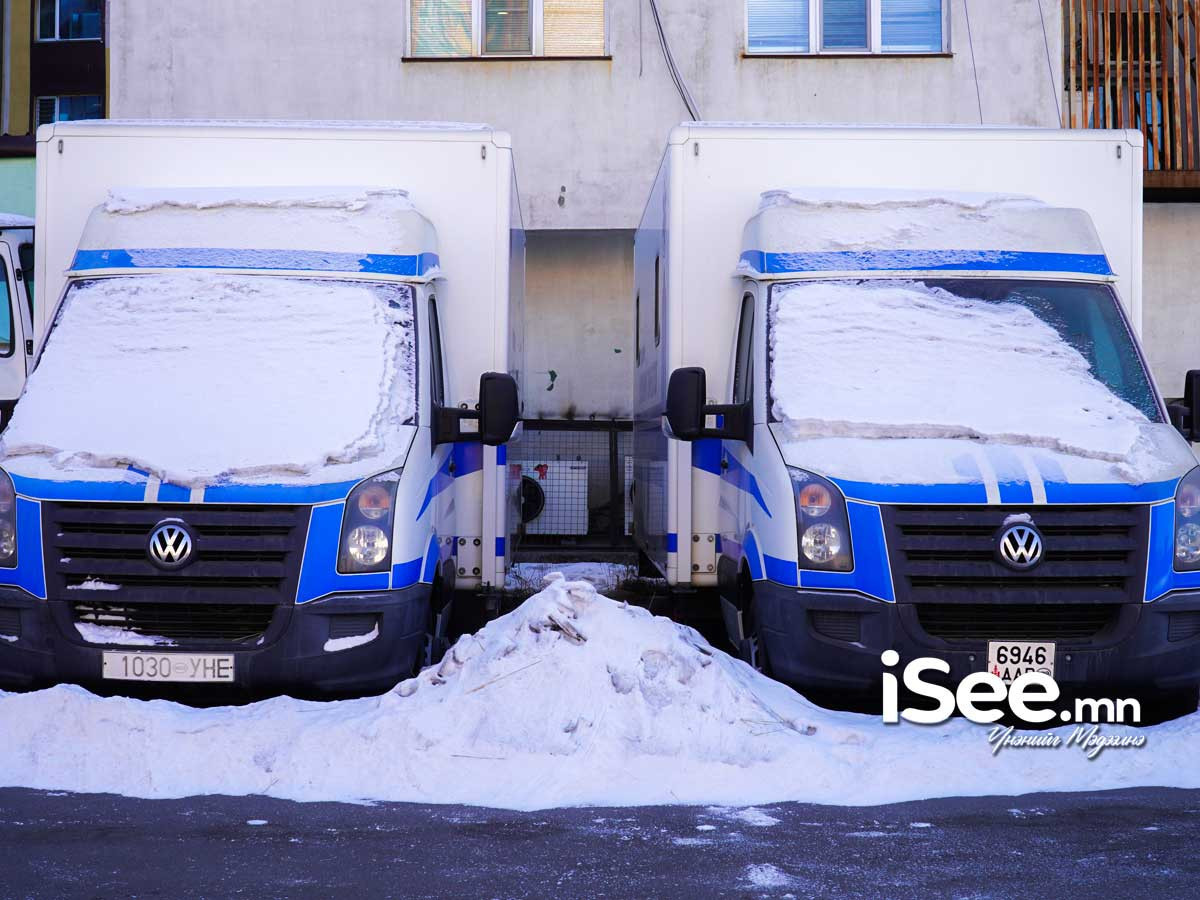 СУРВАЛЖИЛГА: Улсын төсвийн 1.6 тэрбум төгрөгөөр авсан “Нүүдлийн эмнэлэг” дөрвөн жил хөдлөлгүй ХӨСҮТ-ийн хашаанд зогсож байна