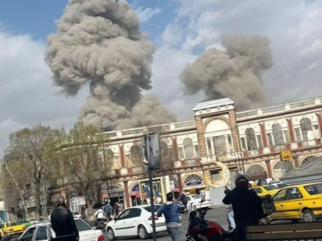 ФОТО: Ираны Тегеран хотод утаа гарч буй анхны зургуудыг нийтэлжээ