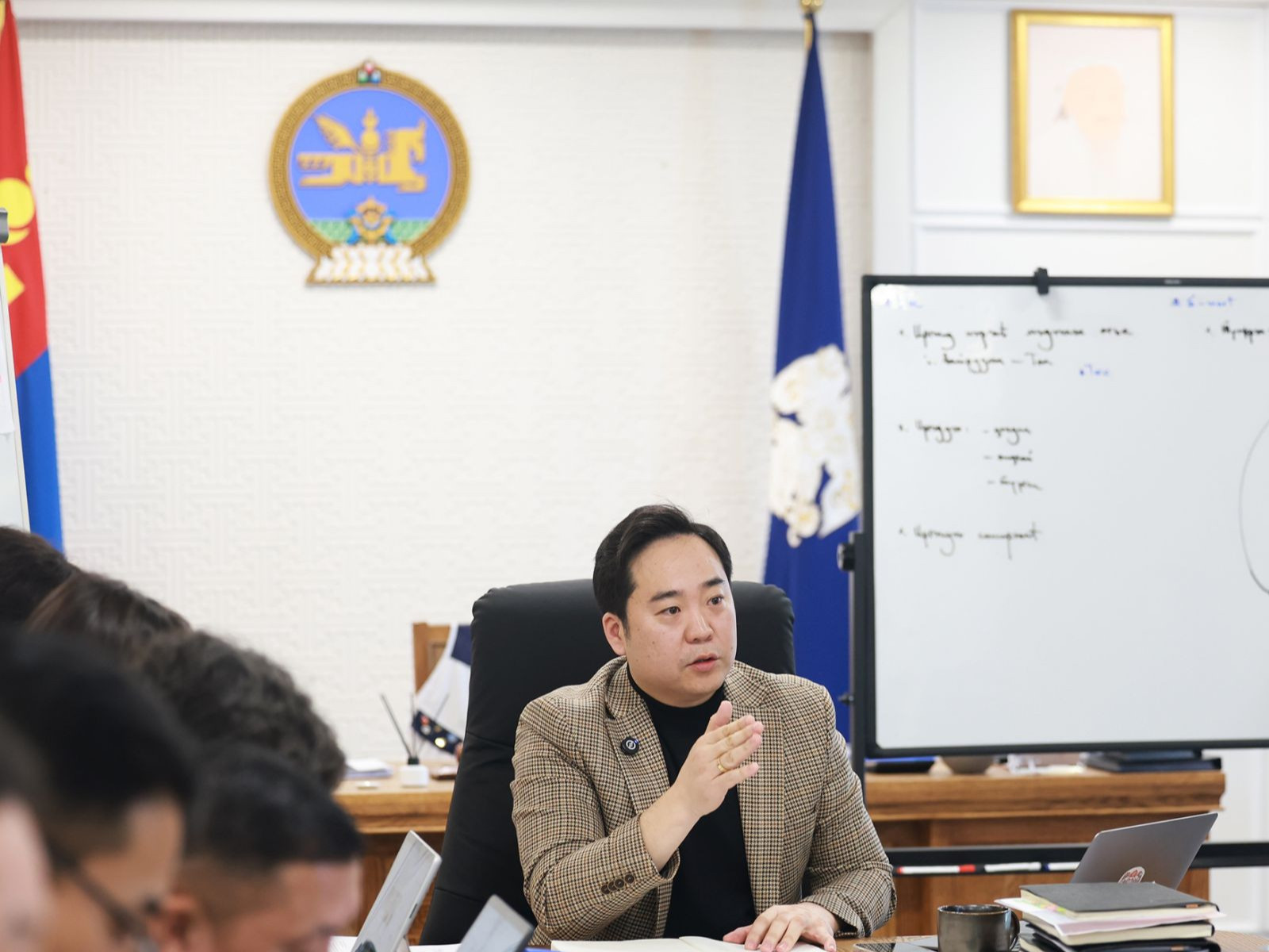 Скүүтэр, мопедыг явган хүний замаар зорчуулахгүй гэх саналыг НИТХ-ын дарга А.Баяр гаргажээ