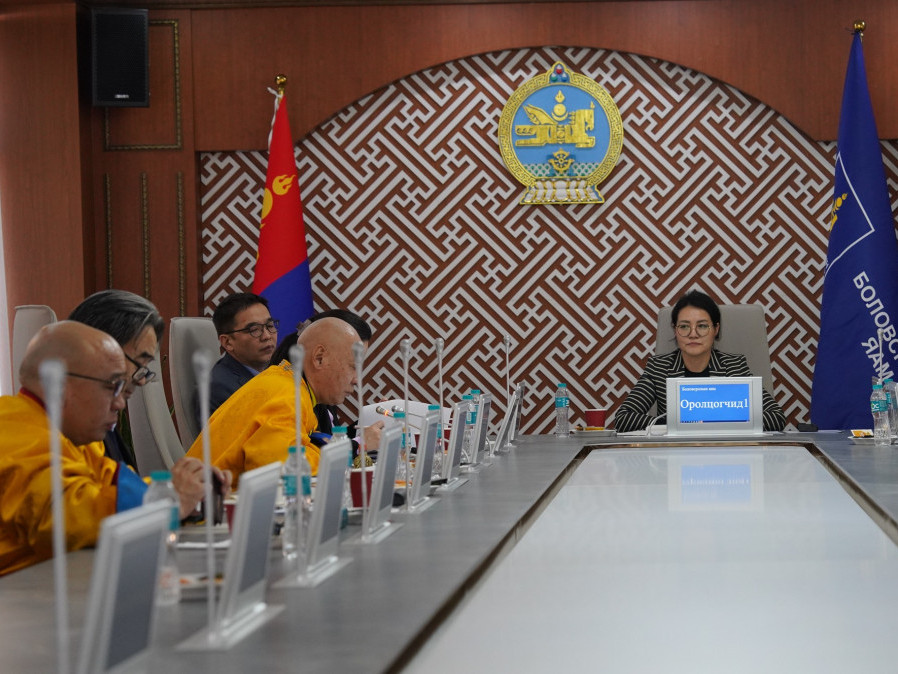 Уламжлалт анагаах ухааны сургалтыг ерөнхий боловсролд нэвтрүүлэх ажлын хэсэг хуралдлаа