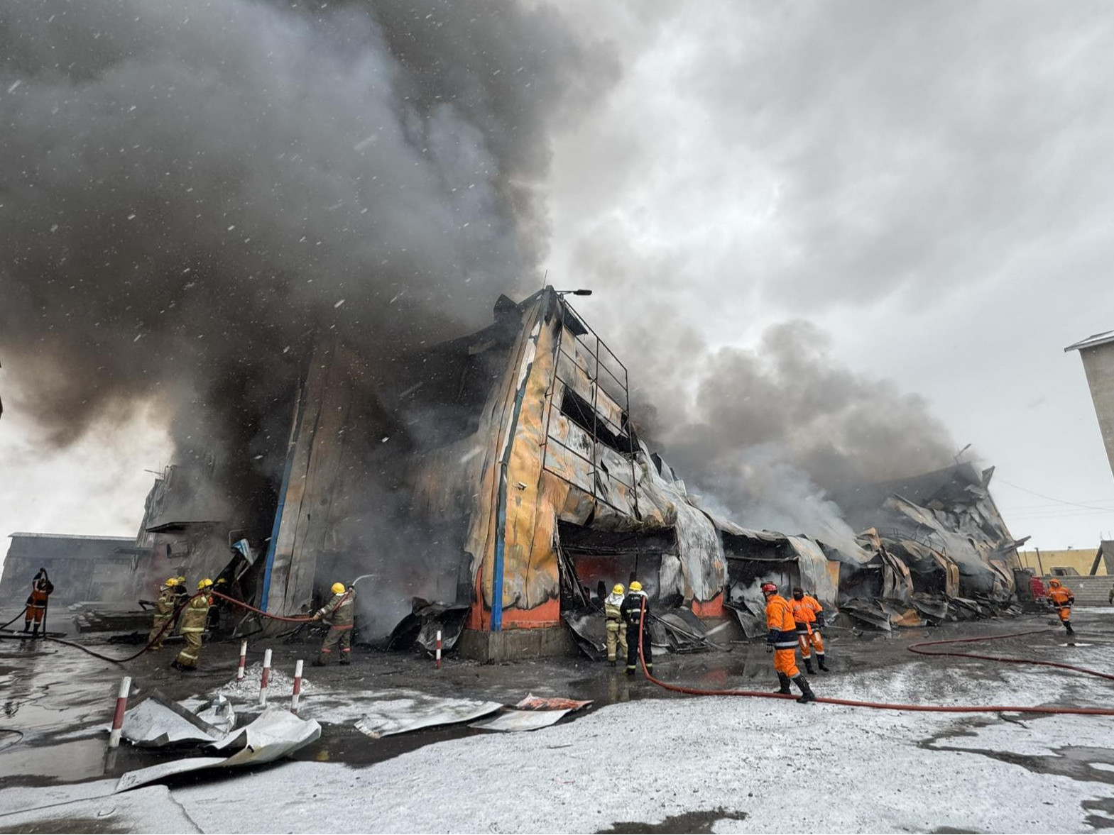 "Шинэ Улаангом зах"-ын түрээслэгч хүн тус бүрт Хөдөлмөр эрхлэлтийг дэмжих сангаас 20 сая төгрөгийн зээл олгохоор болжээ