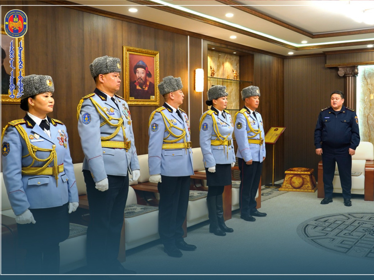 Шүүхийн шийдвэр гүйцэтгэх байгууллагаас таван “хурандаа” цолтон төрөн гарлаа