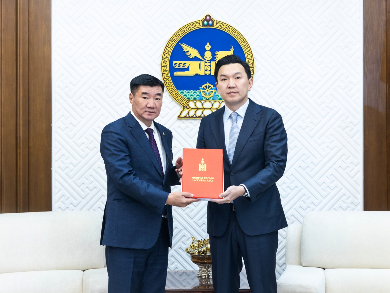 Баян-Өлгий аймгийн нутаг дахь газар зүйн нэрийг монгол нэршлээр солих хуулийн төслийг өргөн мэдүүлжээ