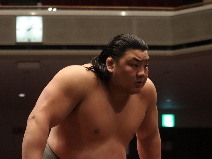 Японы мэргэжлийн сүмогийн Макүшита зиндаанд Ваканофүжи Т.Бөхчулуун түрүүллээ