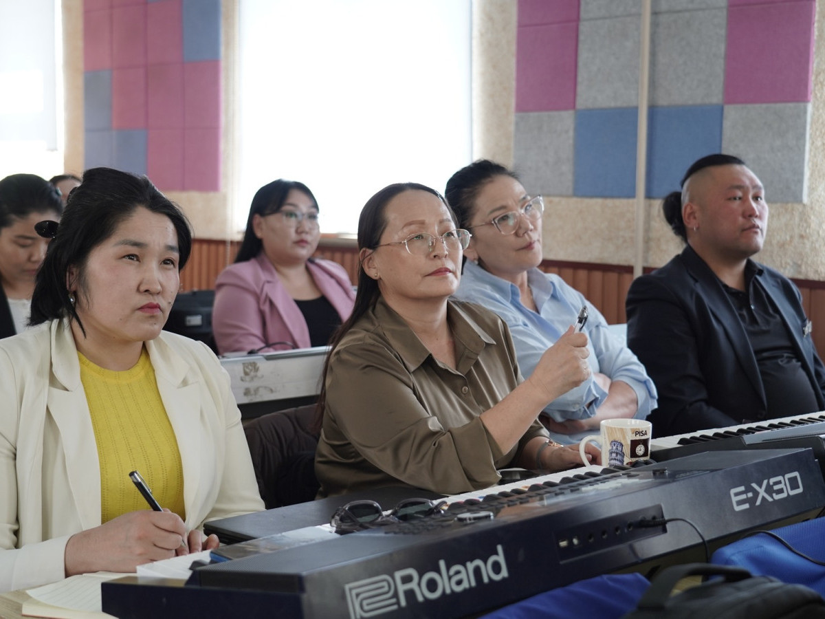 Хөгжмийн багш нарт зориулсан мэргэжил дээшлүүлэх сургалт Дундговь аймагт боллоо