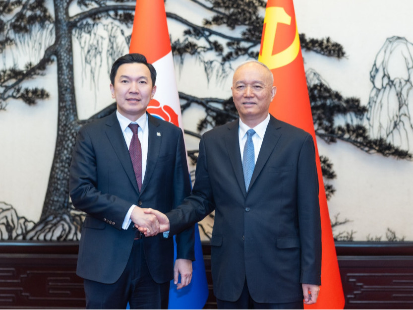 УИХ-ын дарга Н.Учрал ХКН-ын Төв хорооны Улс төрийн товчооны Байнгын хорооны гишүүн Цай Чи-тай уулзав