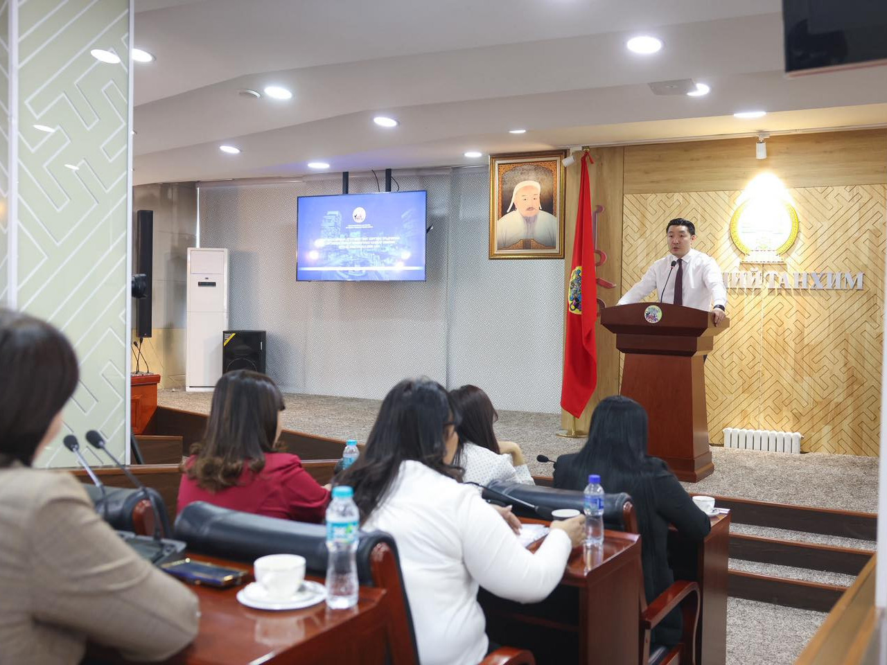 Сонгинохайрхан дүүргийн хэмжээнд хүүхэд хамгааллын аяныг ИТХ дахь эмэгтэйчүүдийн зөвлөлтэй хамтран хэрэгжүүлнэ 