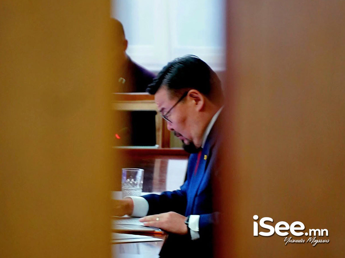 Г.Занданшатар Ерөнхий сайдаас чөлөөлөгдөх хүсэлт  гаргалаа