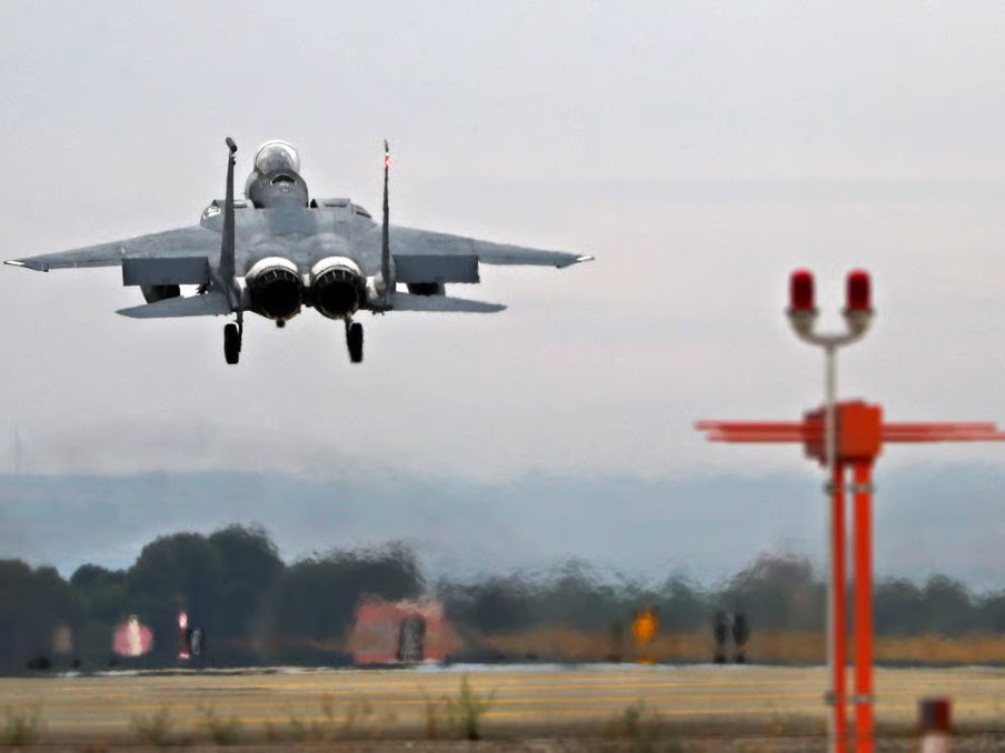 Испани улс Ираны дайнд оролцож буй АНУ-ын онгоцнуудад агаарын замаа хаалаа